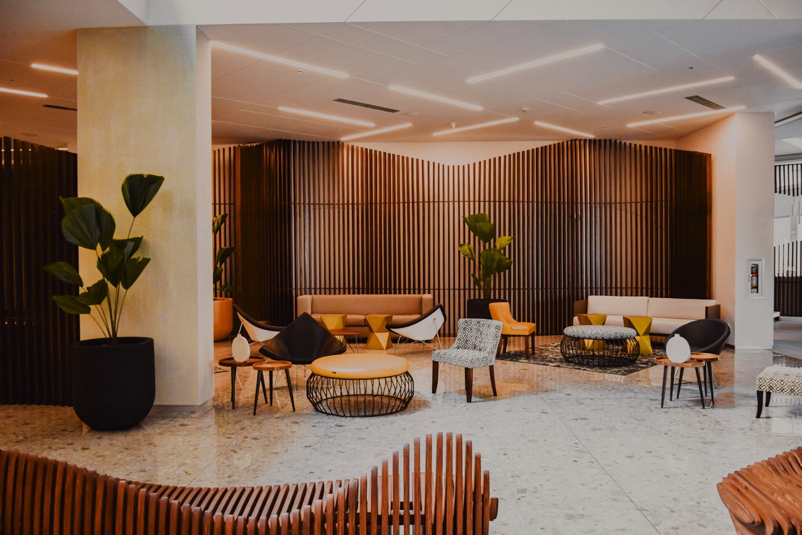 Sfeervol interieur met houten afwerking